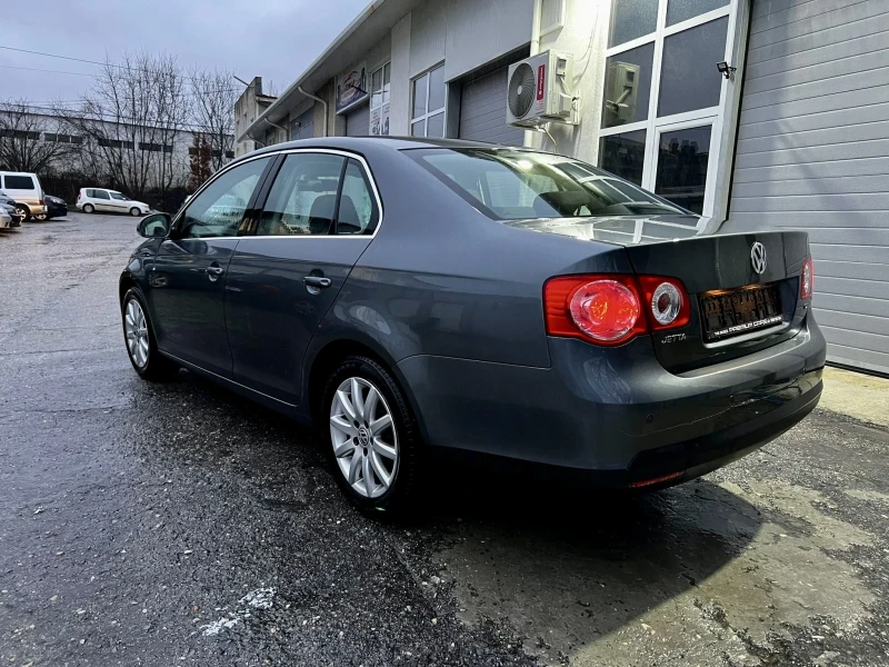 VW Jetta 1.9TDI 105k NAVI TOP, снимка 5 - Автомобили и джипове - 53519399