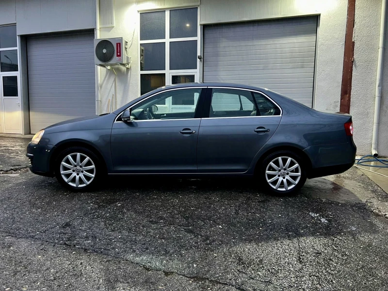 VW Jetta 1.9TDI 105k NAVI TOP, снимка 6 - Автомобили и джипове - 53519399
