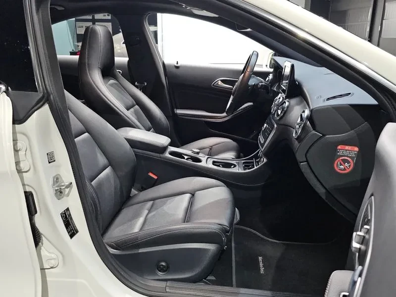 Mercedes-Benz CLA 250 4Matic, снимка 12 - Автомобили и джипове - 55787365