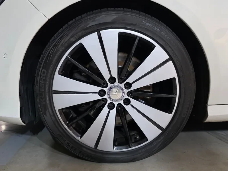 Mercedes-Benz CLA 250 4Matic, снимка 5 - Автомобили и джипове - 55787365