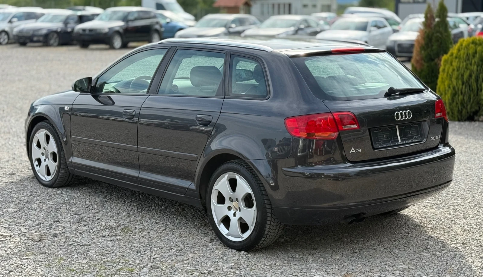 Audi A3 SportBack 2.0TDi 140к.с * Климатроник*  - изображение 4