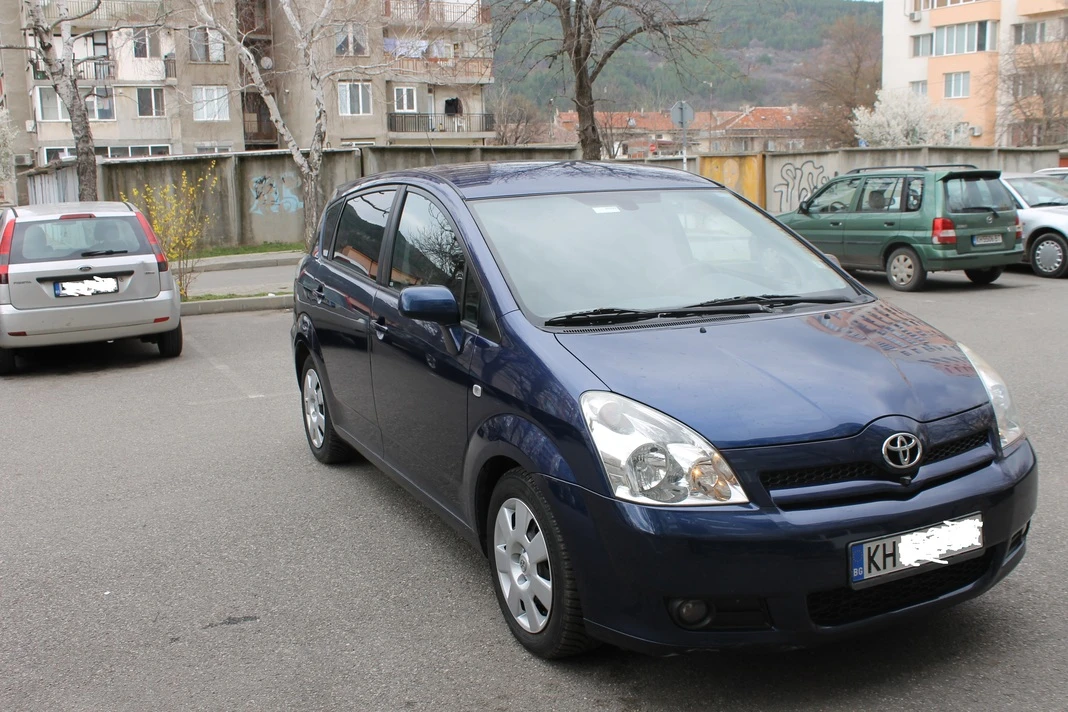 Toyota Corolla verso  - изображение 10
