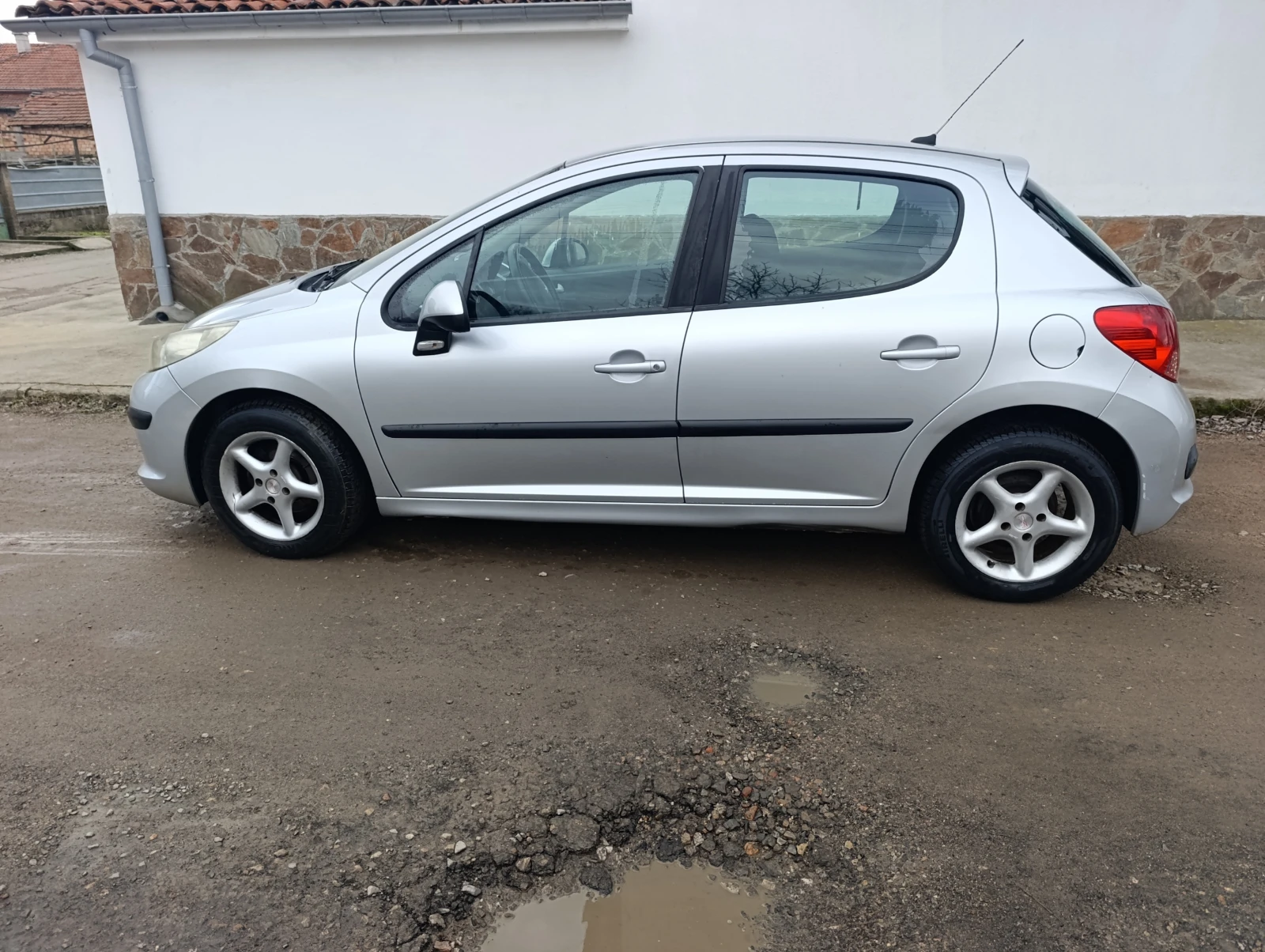 Peugeot 207 1.4i Gaz клима - изображение 8