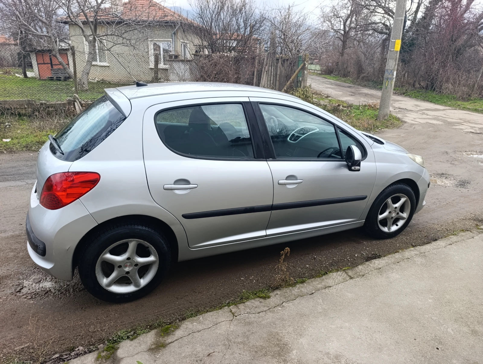Peugeot 207 1.4i Gaz клима - изображение 5
