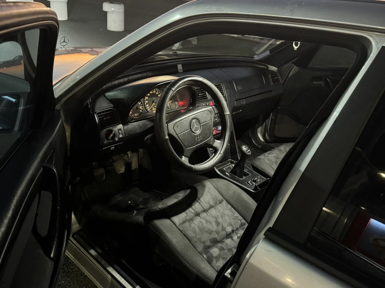 Mercedes-Benz C 220  - изображение 9