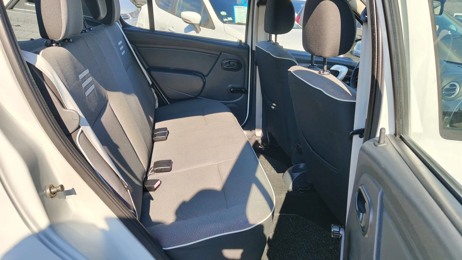 Dacia Sandero 1.2i, снимка 10 - Автомобили и джипове - 53817163