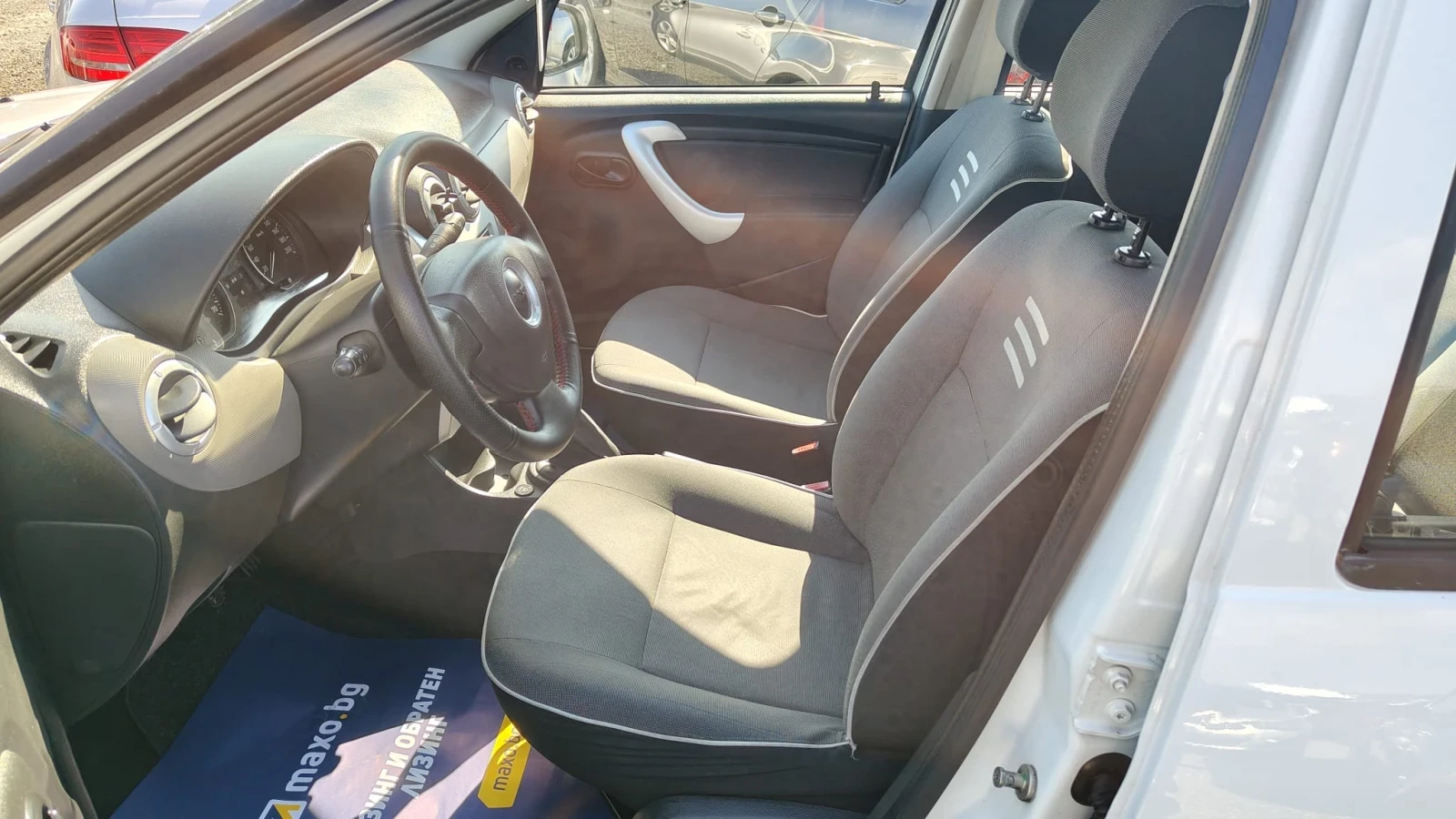 Dacia Sandero 1.2i, снимка 6 - Автомобили и джипове - 53817163