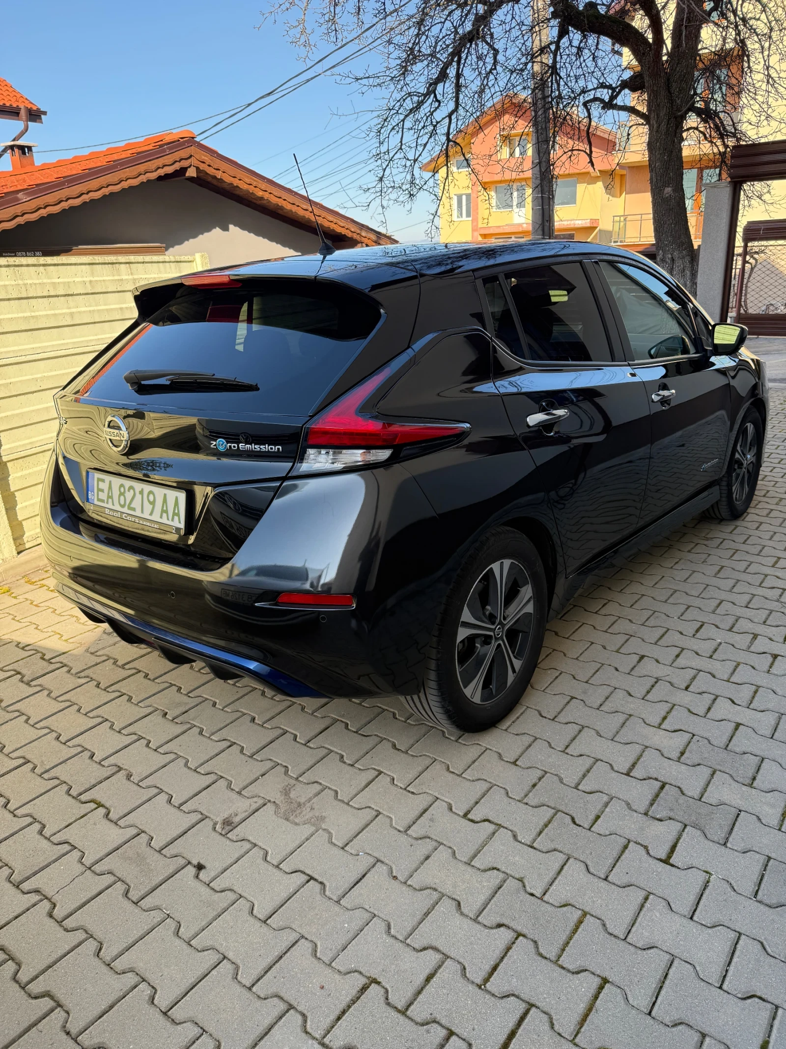 Nissan Leaf  Tekna всички екстри за модела!, снимка 4 - Автомобили и джипове - 53800300