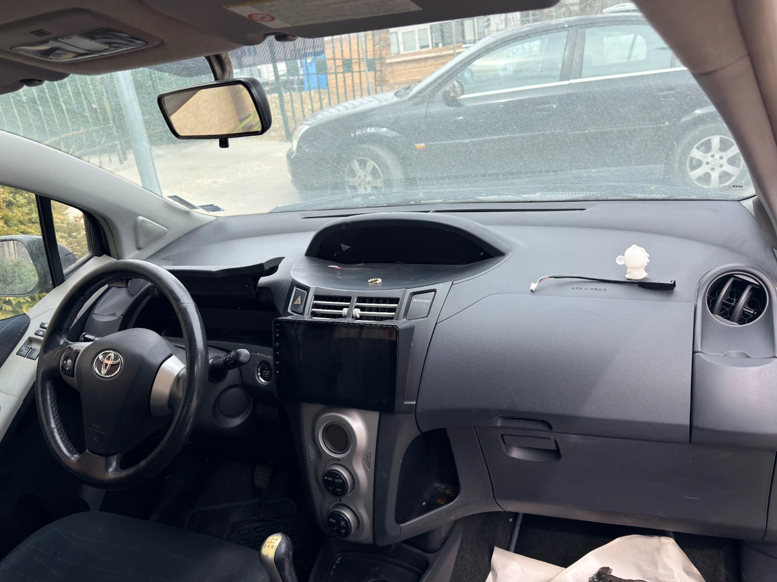 Toyota Yaris, снимка 5 - Автомобили и джипове - 53971030