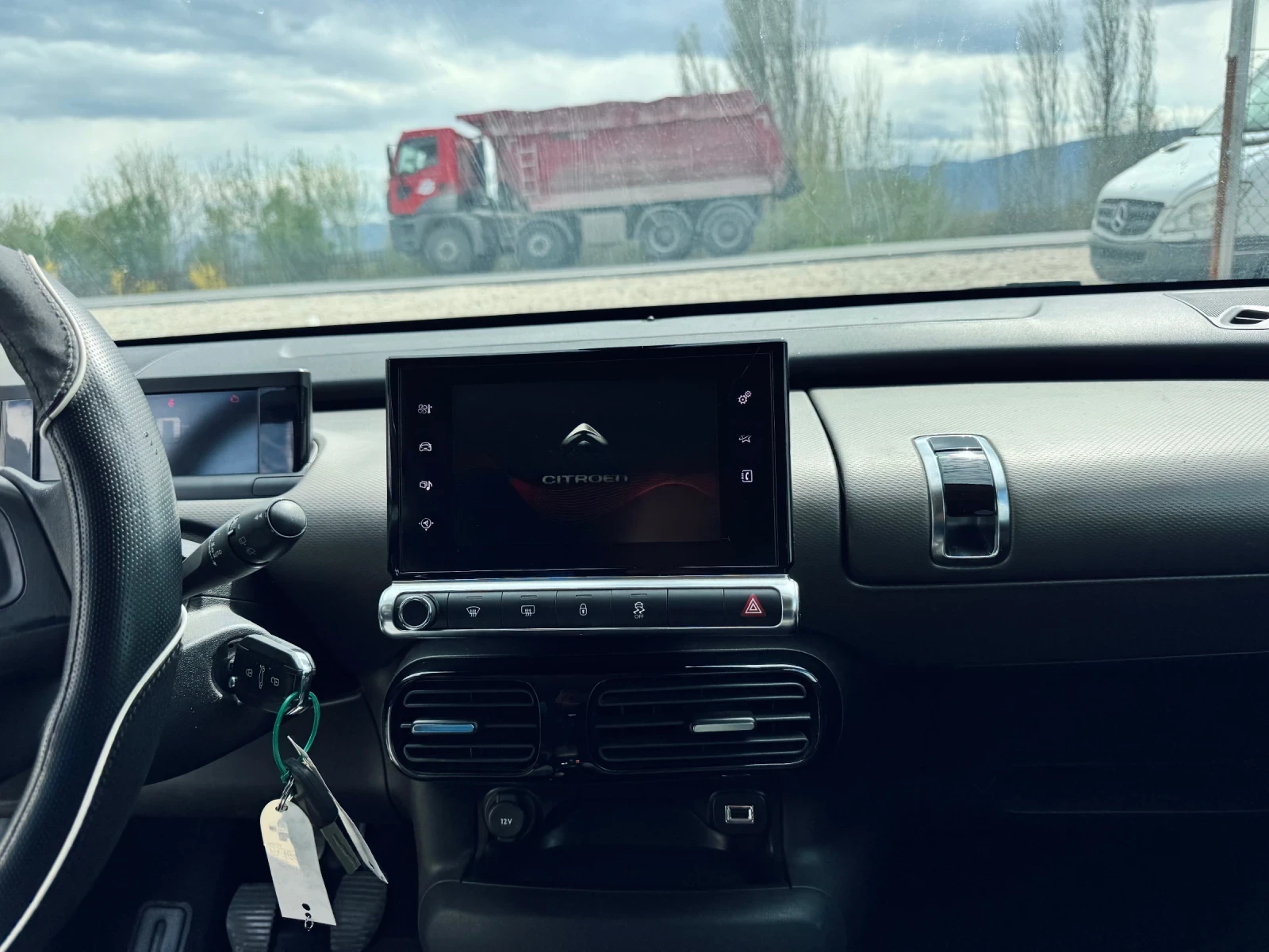 Citroen C4 Cactus, снимка 12 - Автомобили и джипове - 54151764