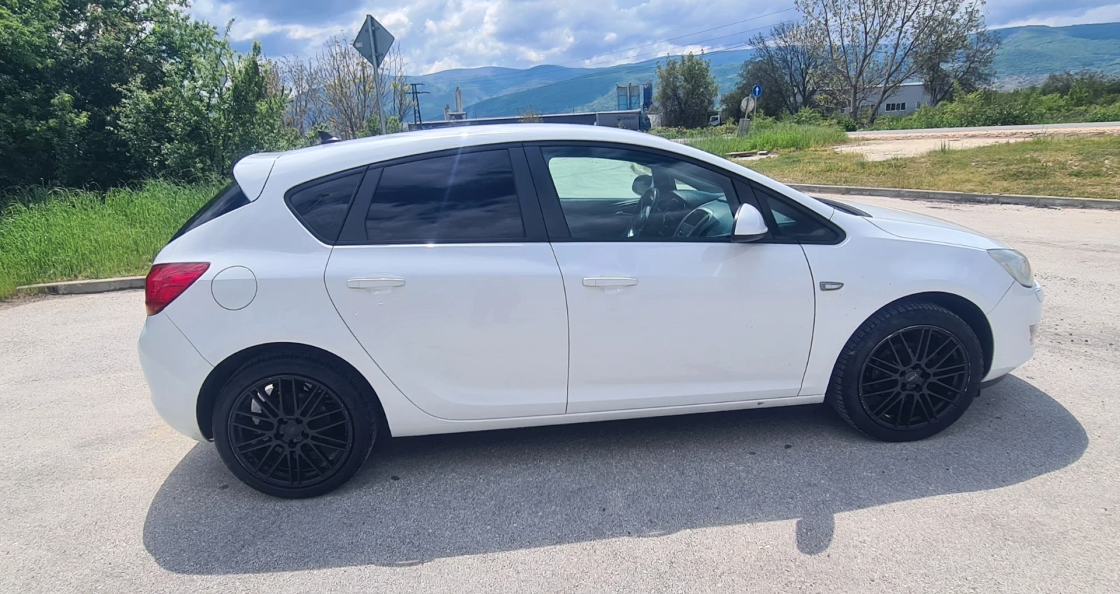 Opel Astra 1.4 Turbo, снимка 3 - Автомобили и джипове - 54397826