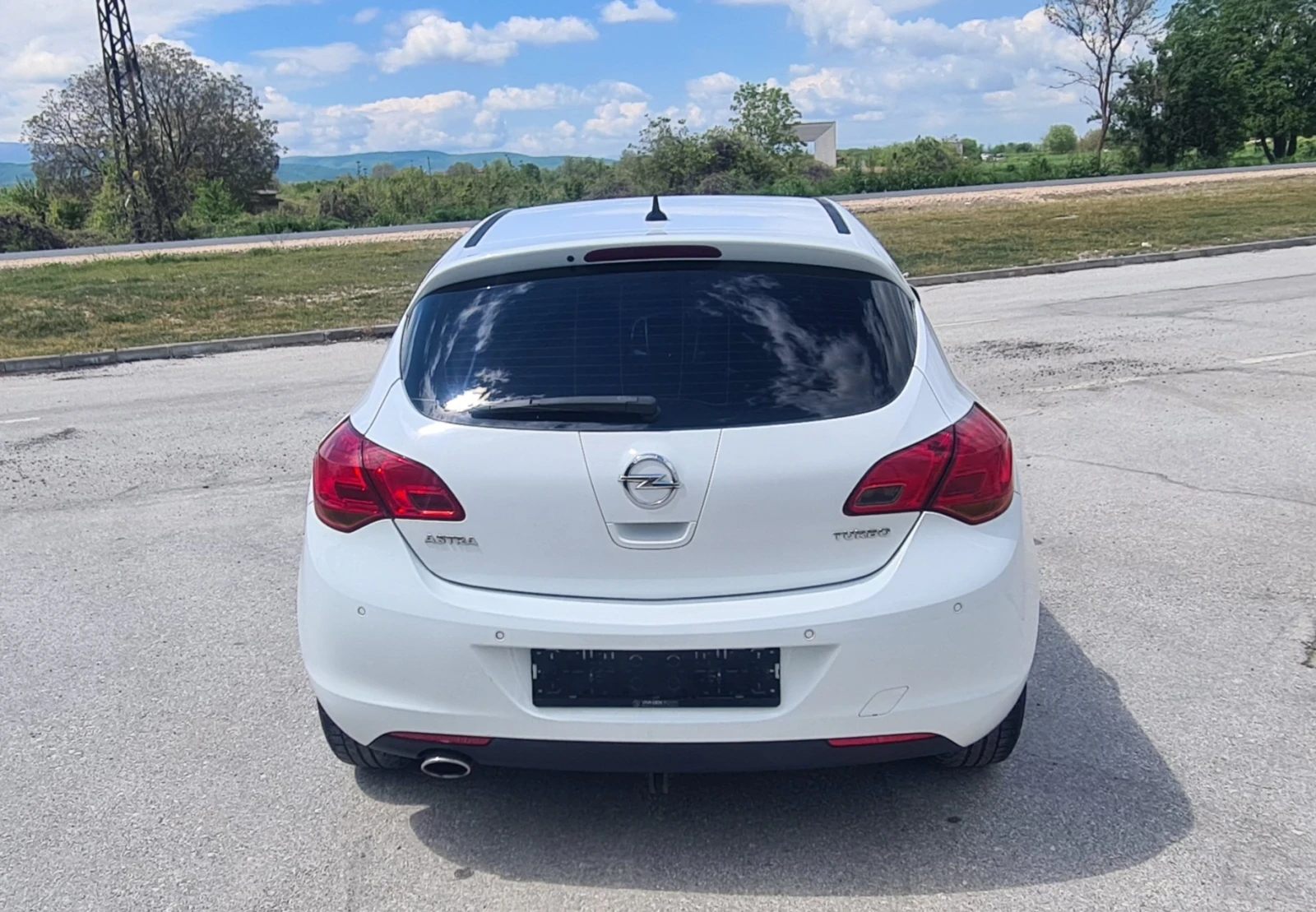 Opel Astra 1.4 Turbo, снимка 5 - Автомобили и джипове - 54397826