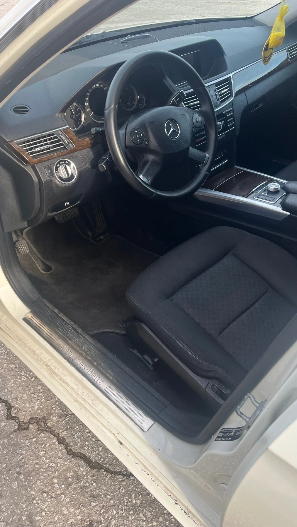 Mercedes-Benz E 220, снимка 11 - Автомобили и джипове - 54599161