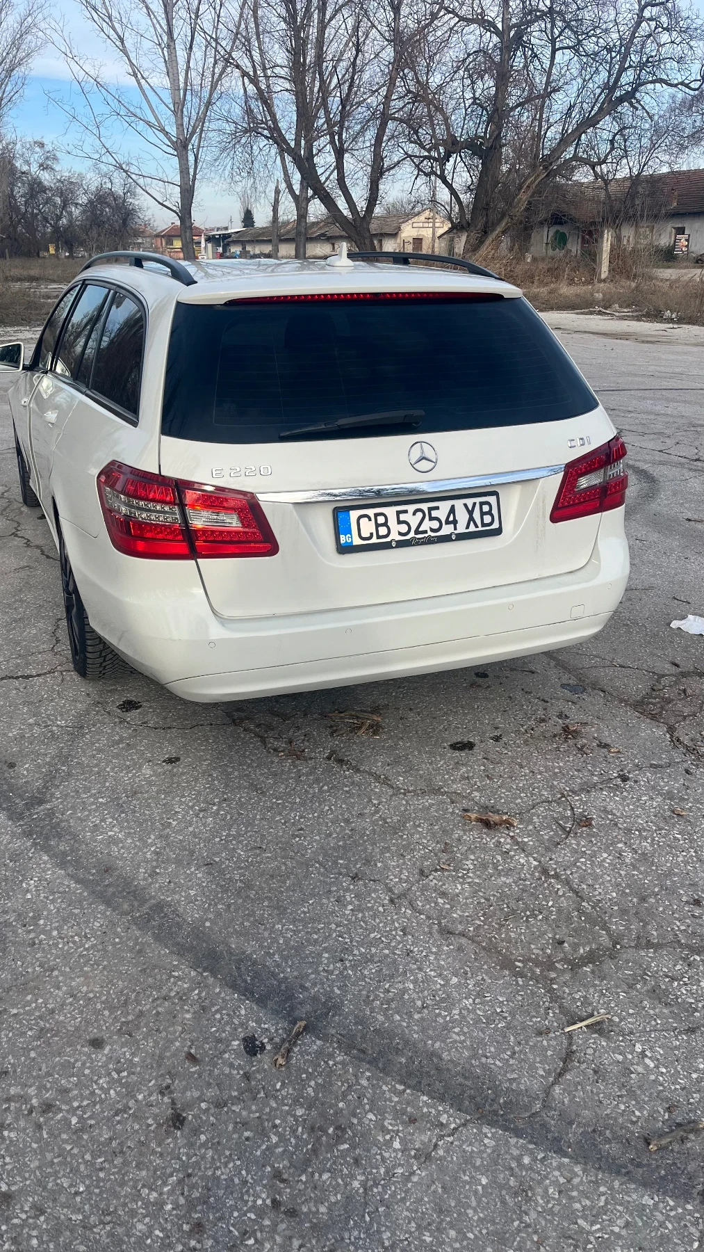 Mercedes-Benz E 220, снимка 12 - Автомобили и джипове - 54599161