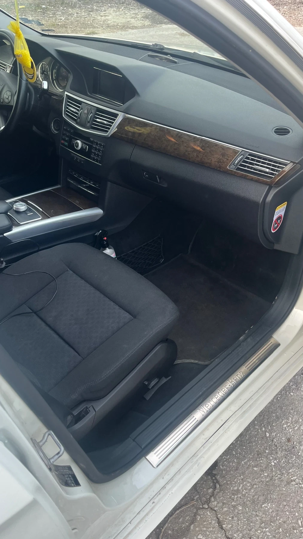 Mercedes-Benz E 220, снимка 10 - Автомобили и джипове - 54599161