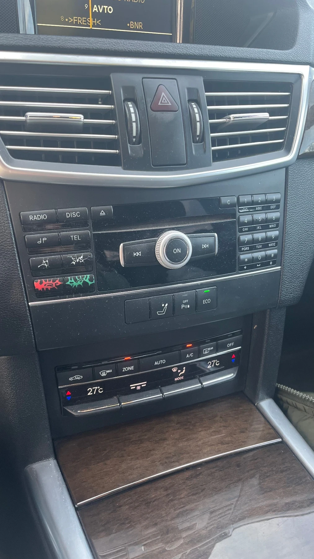 Mercedes-Benz E 220, снимка 3 - Автомобили и джипове - 54599161