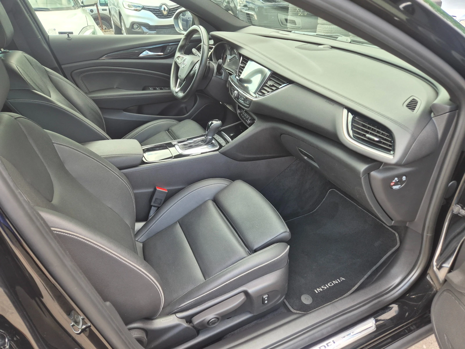 Opel Insignia 2.0T/4×4/Швейцария, снимка 9 - Автомобили и джипове - 55266811