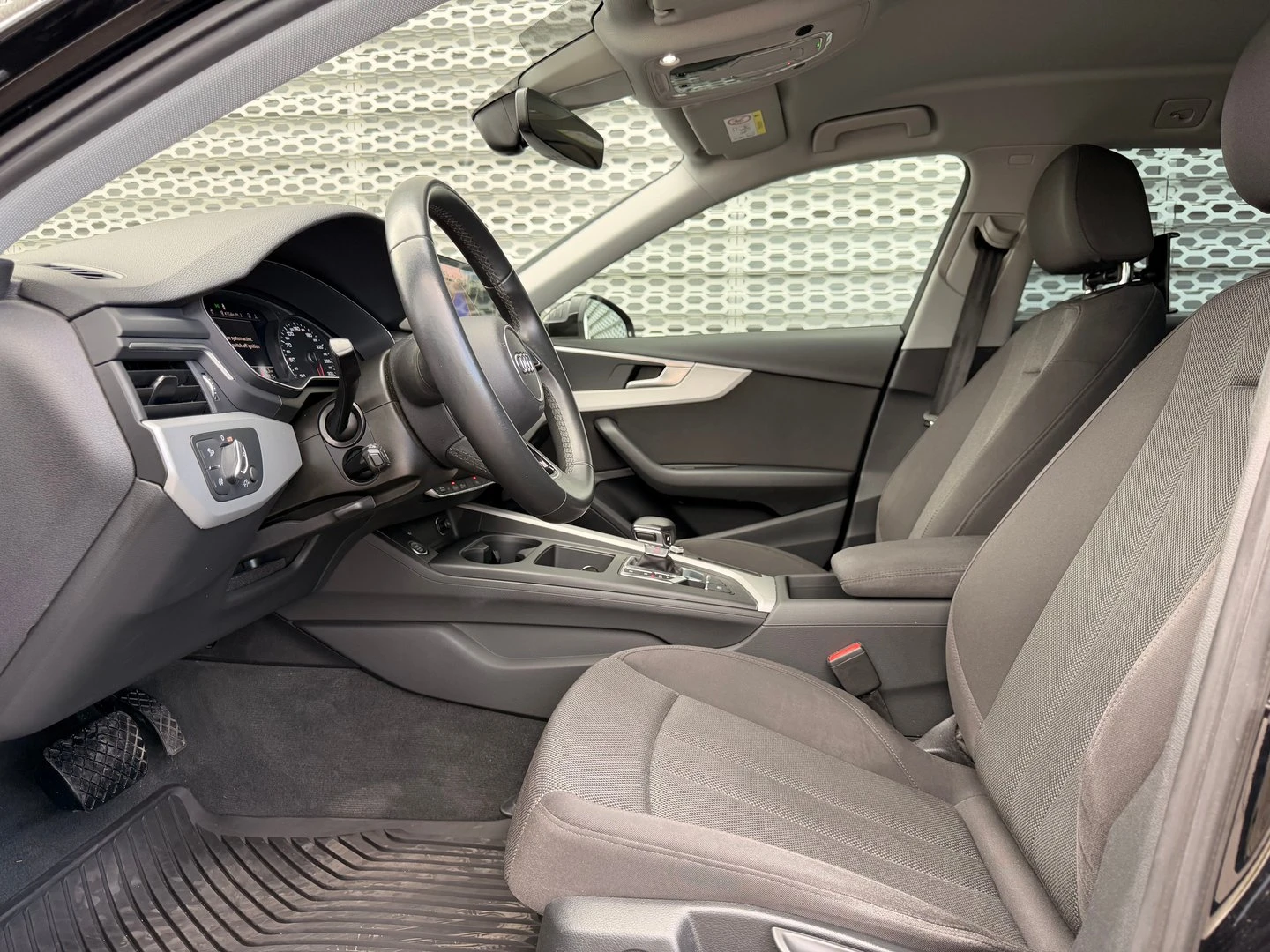 Audi A4 Avant, снимка 8 - Автомобили и джипове - 56316406