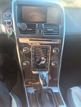 Volvo XC60 D4 Summum - 12500 € / 24447.88 лв. - 11792921 12