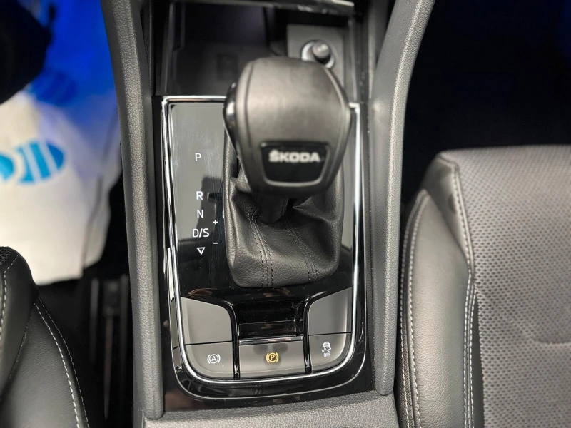 Skoda Kodiaq MATRIX* DISTR* CAM* MEMORY* KEYLESS* , снимка 13 - Автомобили и джипове - 52441522
