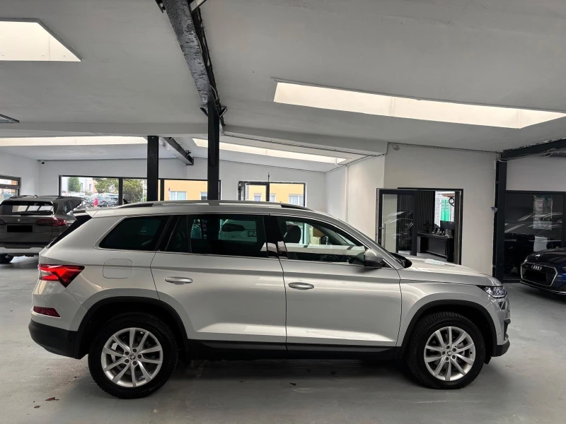 Skoda Kodiaq MATRIX* DISTR* CAM* MEMORY* KEYLESS* , снимка 4 - Автомобили и джипове - 52441522