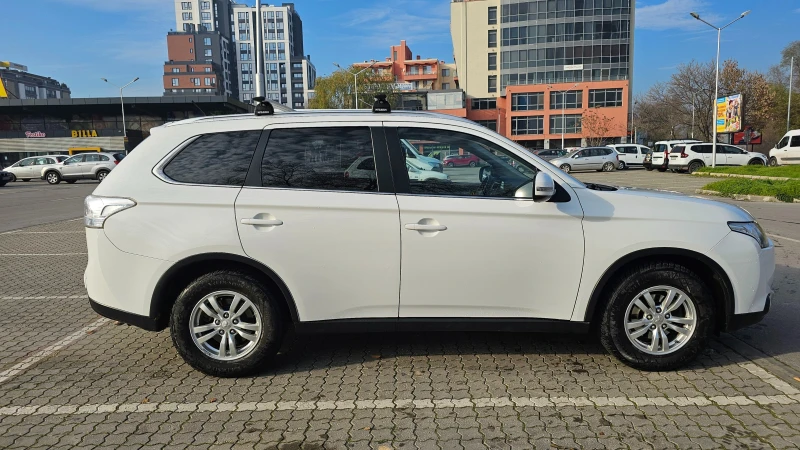 Mitsubishi Outlander RE 4WD 2.0 MIVEC, Intense,  CVT, снимка 3 - Автомобили и джипове - 52946566