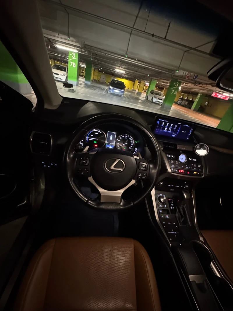 Lexus NX 300h Hybrid, снимка 12 - Автомобили и джипове - 53285971