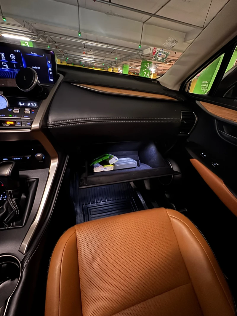 Lexus NX 300h Hybrid, снимка 5 - Автомобили и джипове - 53285971