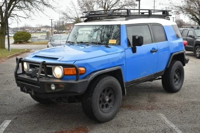 Toyota Fj cruiser БЕЗ РЪЖДА, снимка 1 - Автомобили и джипове - 48425362