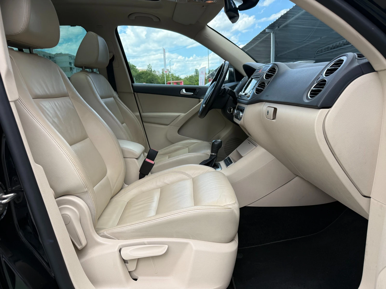 VW Tiguan 4MOTION, снимка 8 - Автомобили и джипове - 54944505