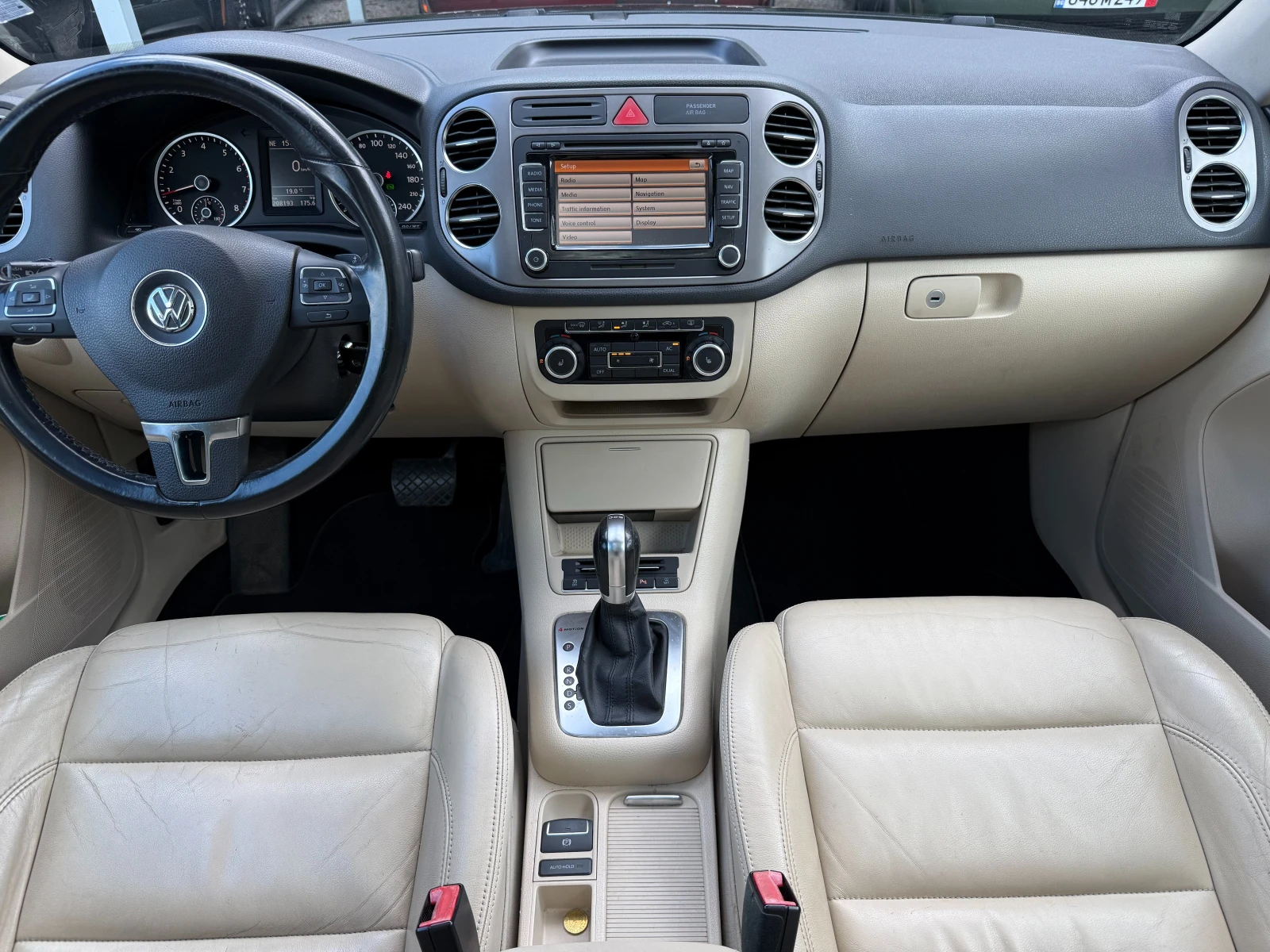 VW Tiguan 4MOTION, снимка 13 - Автомобили и джипове - 54944505