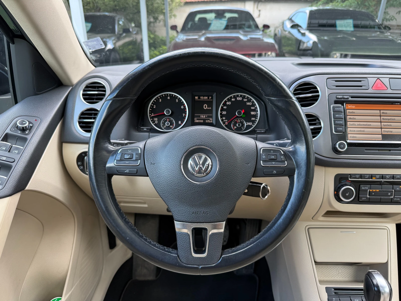 VW Tiguan 4MOTION, снимка 12 - Автомобили и джипове - 54944505