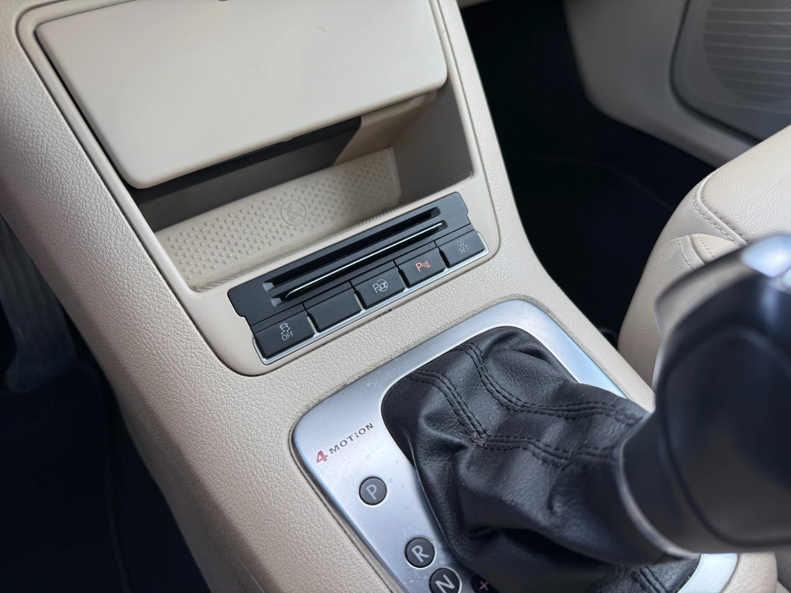 VW Tiguan 4MOTION, снимка 15 - Автомобили и джипове - 54944505
