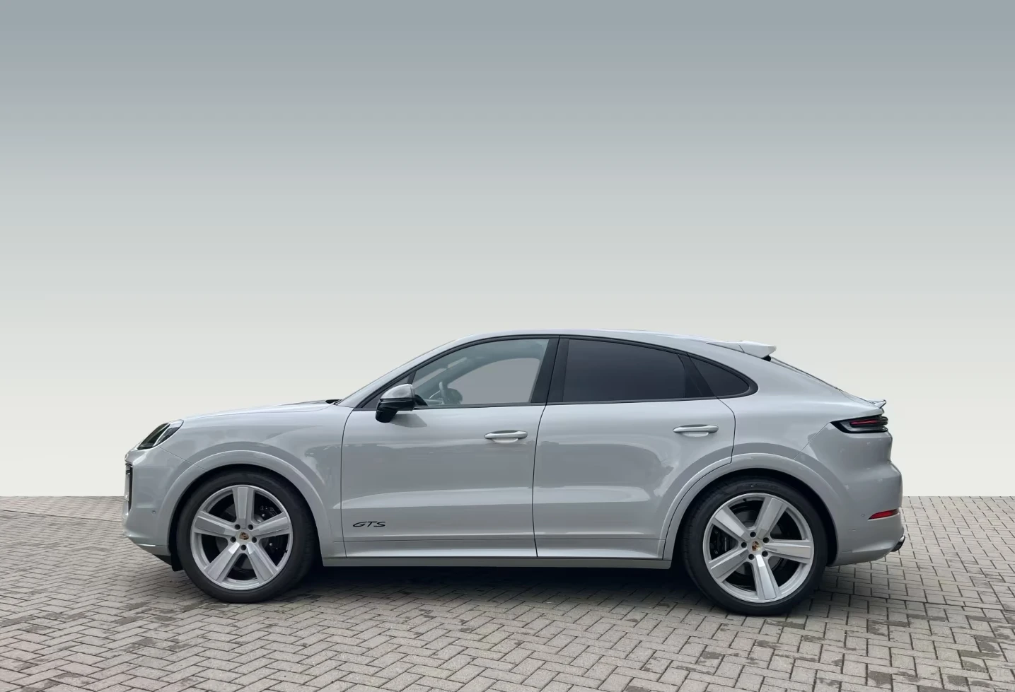 Porsche Cayenne GTS* Coupe* Bose* InnoDrive* Pano, снимка 3 - Автомобили и джипове - 55412863