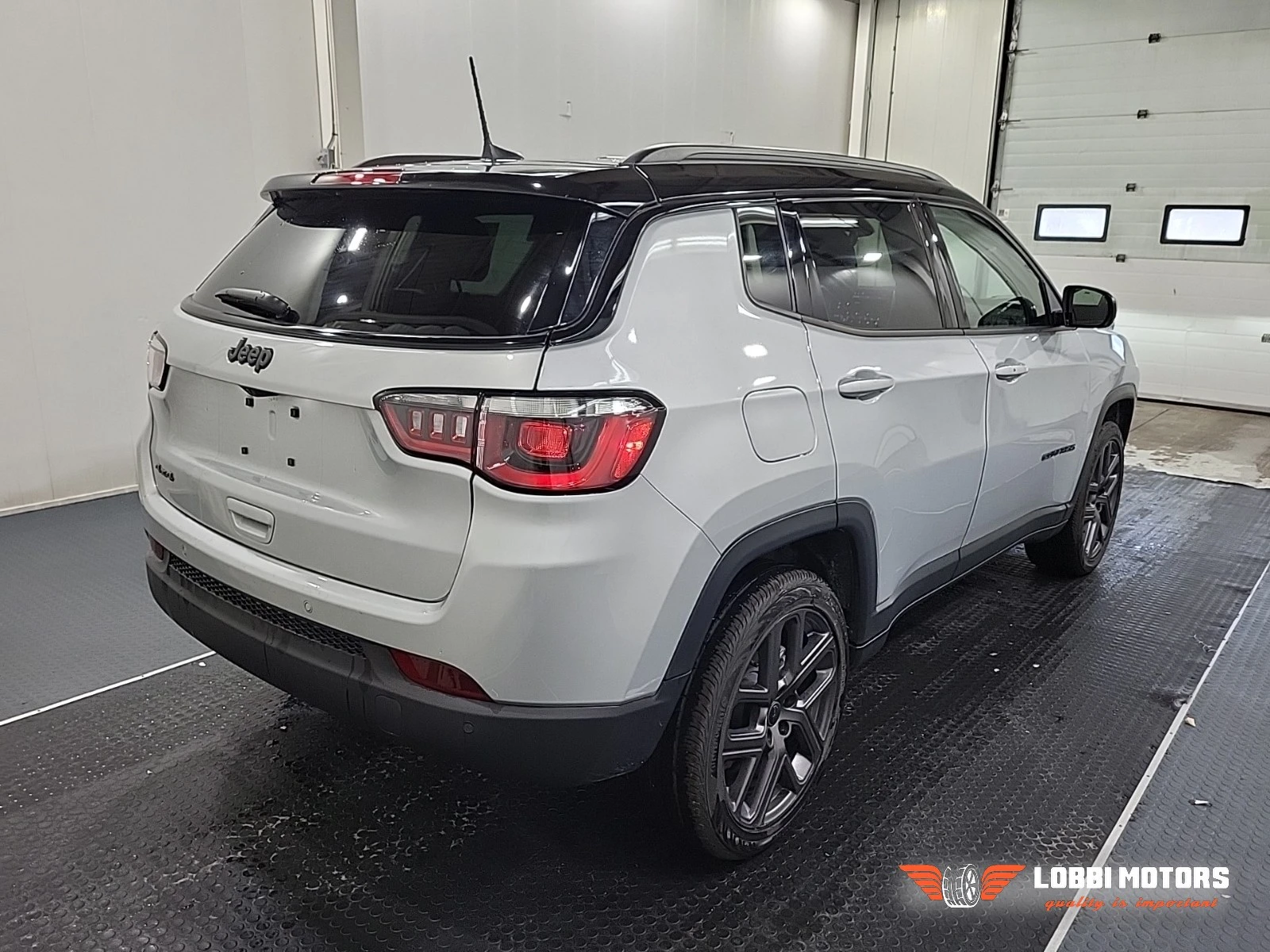 Jeep Compass, снимка 3 - Автомобили и джипове - 56069368