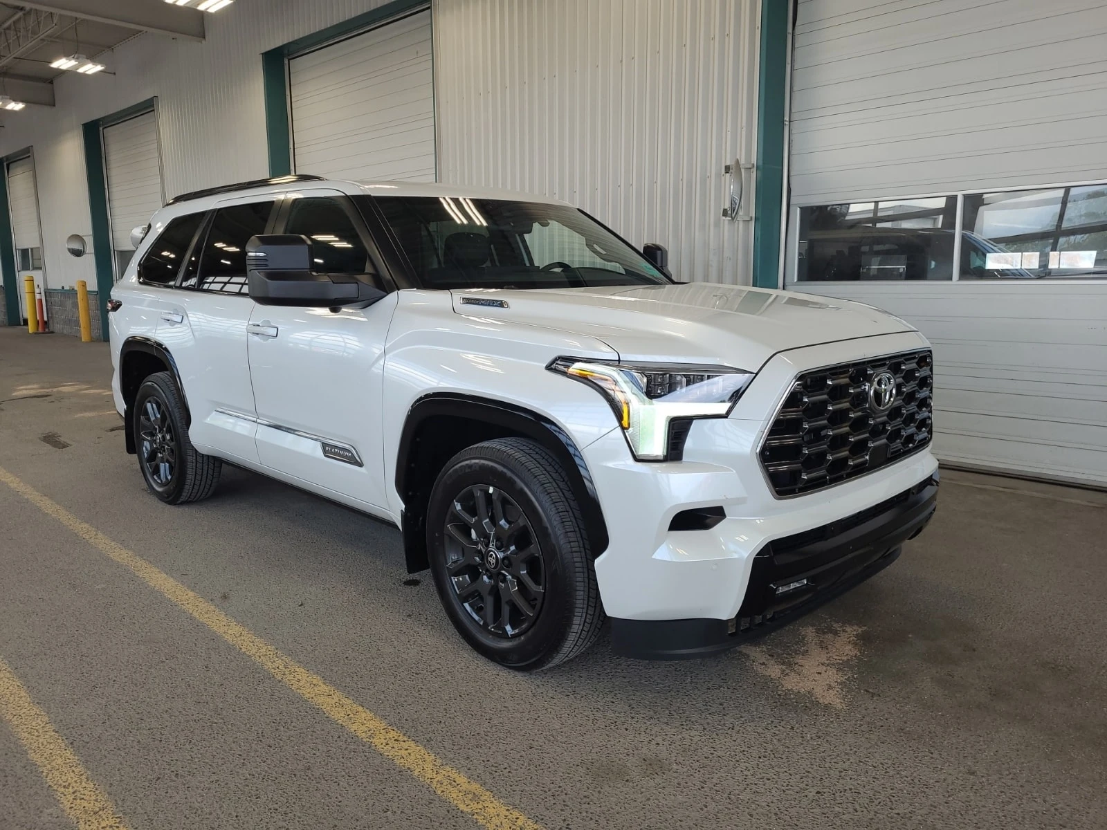 Toyota Sequoia * 4WD * CARFAX * БЕЗ ПЪРВОНАЧАЛНА ВНОСКА, снимка 6 - Автомобили и джипове - 56149894