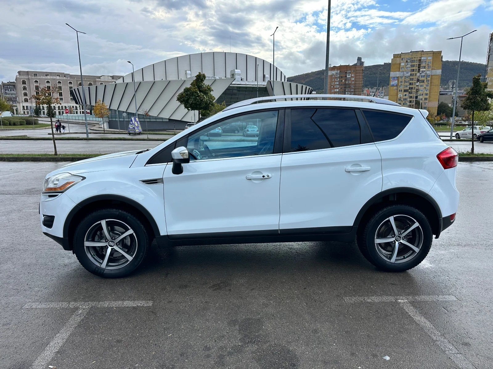Ford Kuga 2.0 TDCI 4x4, снимка 5 - Автомобили и джипове - 56625699