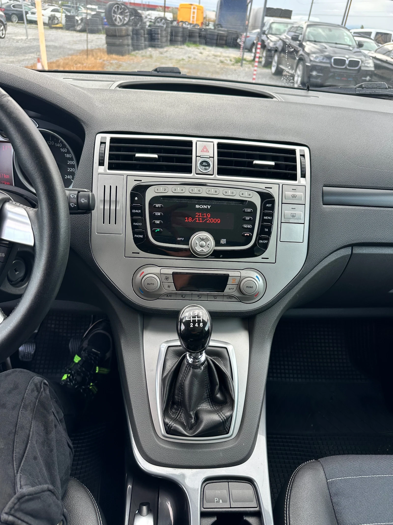 Ford Kuga 2.0 TDCI 4x4, снимка 17 - Автомобили и джипове - 56625699