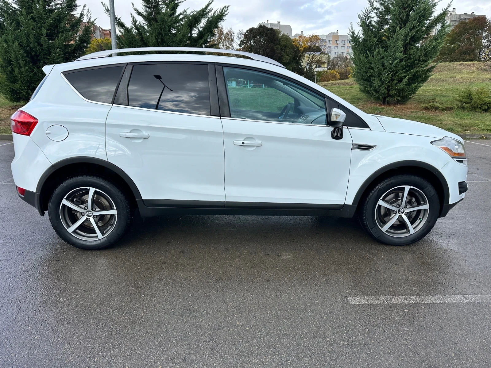Ford Kuga 2.0 TDCI 4x4, снимка 4 - Автомобили и джипове - 56625699