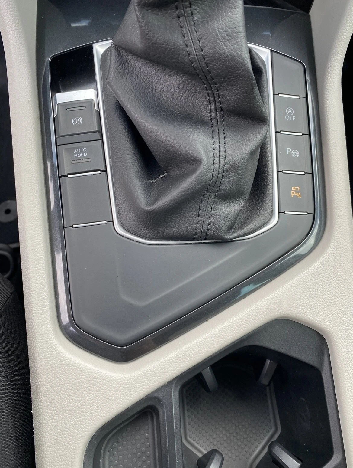 VW Tiguan Обслужен на 100%, снимка 8 - Автомобили и джипове - 56730219