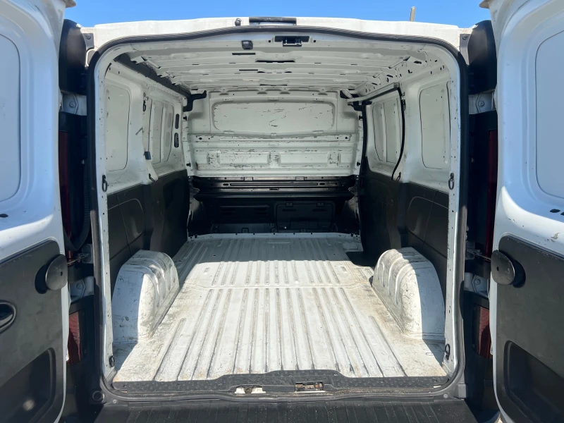 Nissan NV300 1.6 DCI, снимка 17 - Бусове и автобуси - 51215923