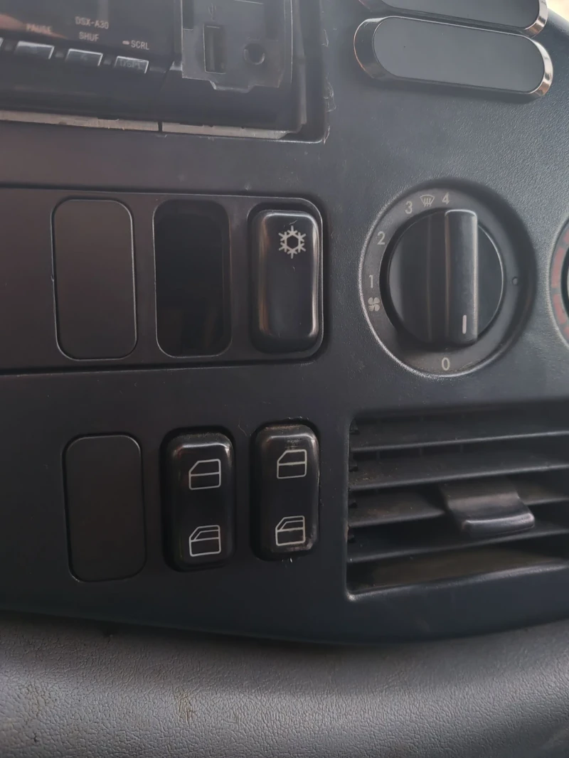 Mercedes-Benz 412 Товарен , снимка 9 - Бусове и автобуси - 52403951