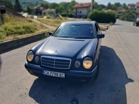 Mercedes-Benz E 200, снимка 1