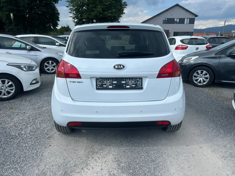 Kia Venga 1.6i, снимка 6 - Автомобили и джипове - 46638394