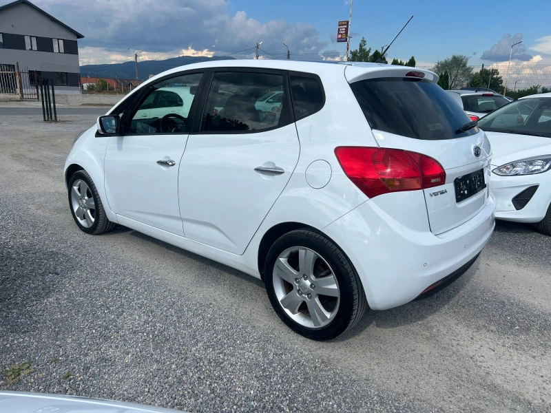 Kia Venga 1.6i, снимка 4 - Автомобили и джипове - 46638394