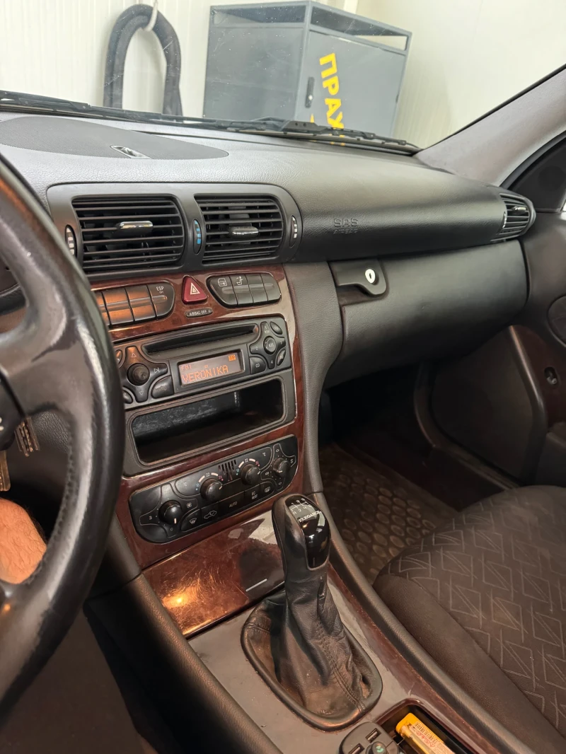 Mercedes-Benz C 200, снимка 5 - Автомобили и джипове - 47851219