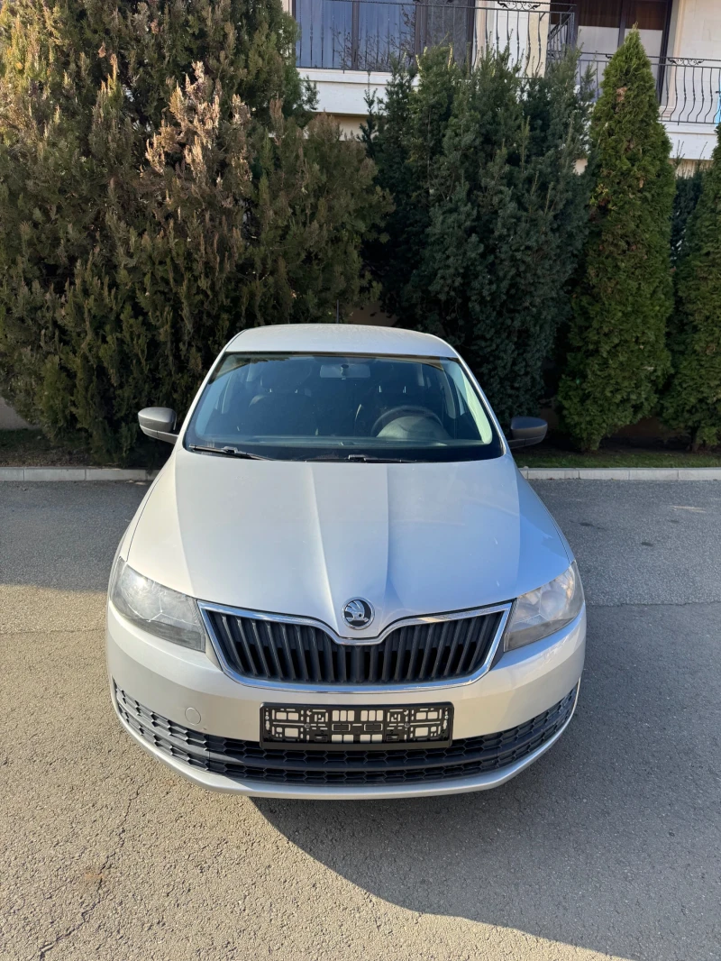 Skoda Rapid 90000км / Като нова, снимка 3 - Автомобили и джипове - 48132367