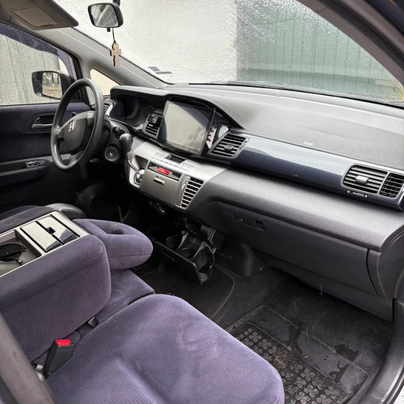 Honda Fr-v, снимка 6 - Автомобили и джипове - 49365351