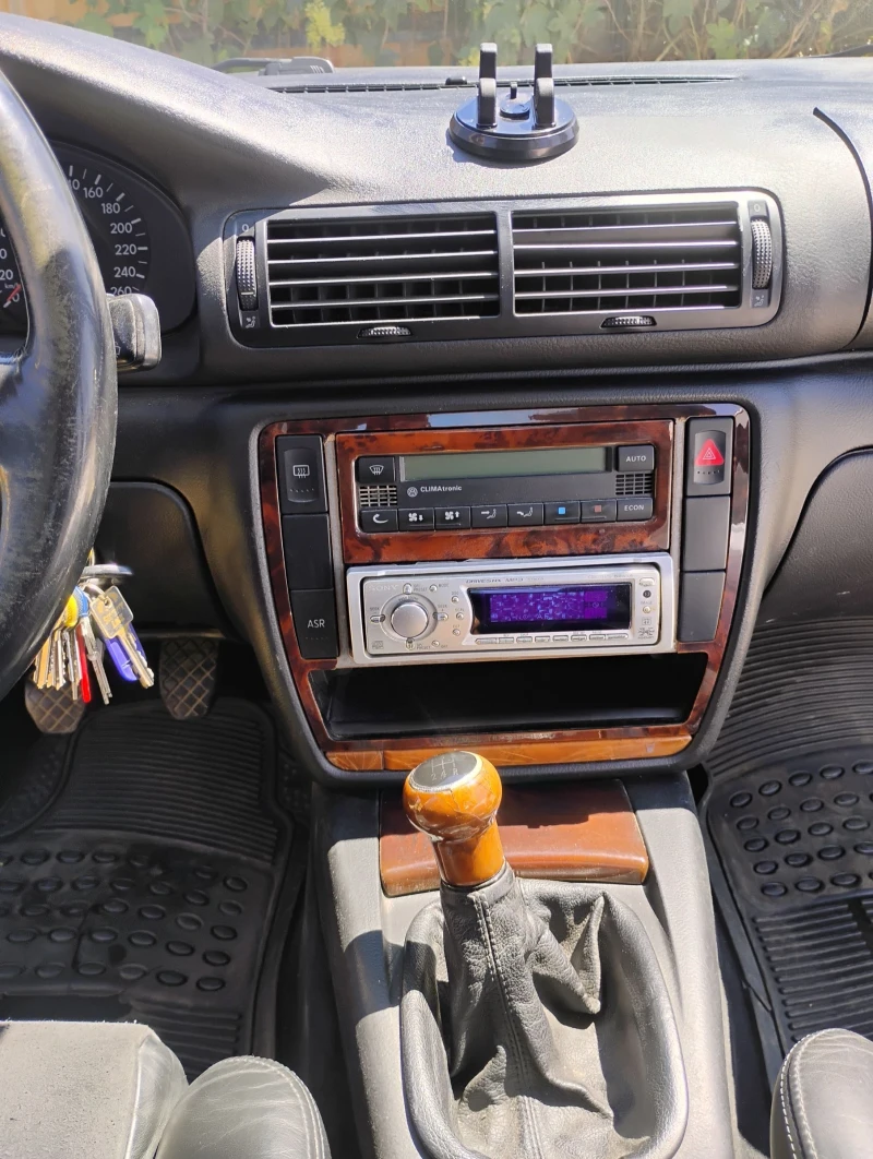 VW Passat 1.9 TDI, снимка 6 - Автомобили и джипове - 52440502