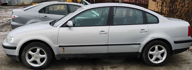 VW Passat 1.9 TDI, снимка 10 - Автомобили и джипове - 52440502